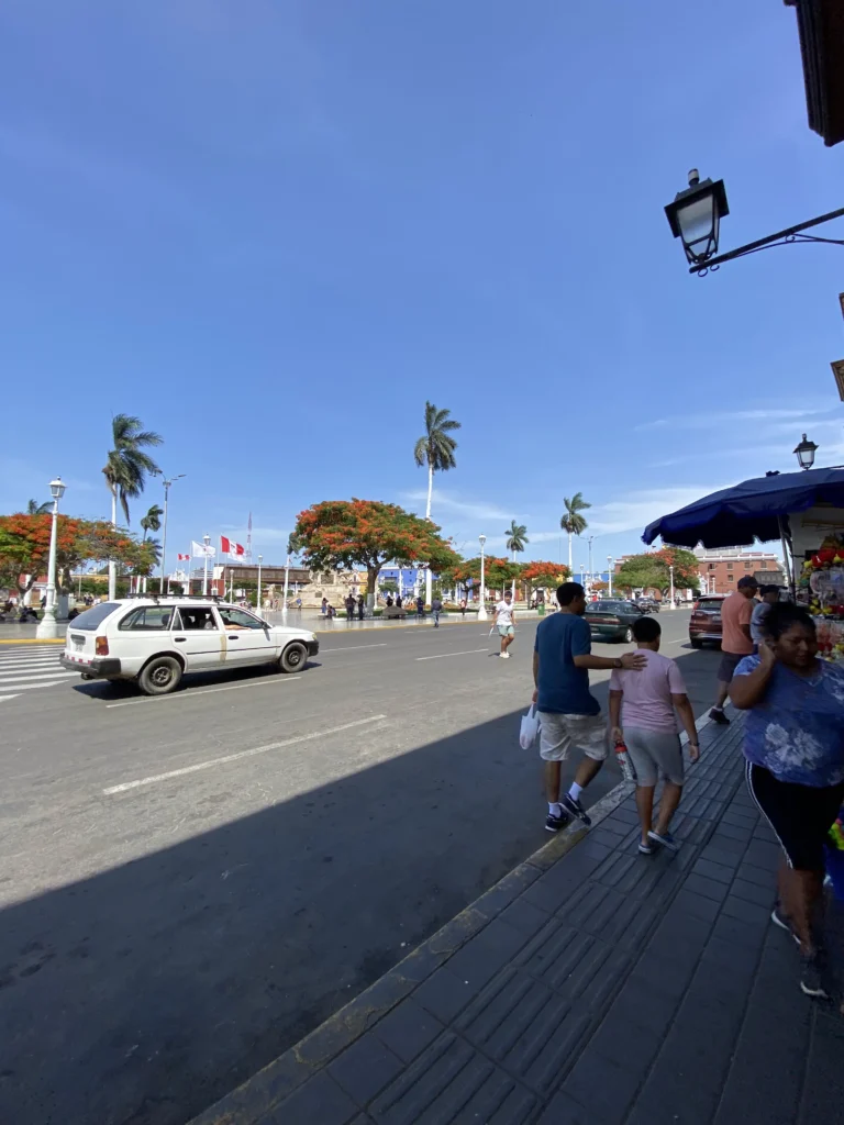 En La Libertad, la distancia entre el dato macroeconómico y la vida cotidiana sigue siendo evidente.
